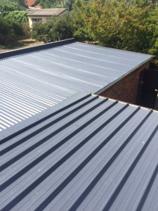 Rusted garage roof replaced with Colorbond Corrugated & Kliplok steel (after) - Heidelberg Heights (image)