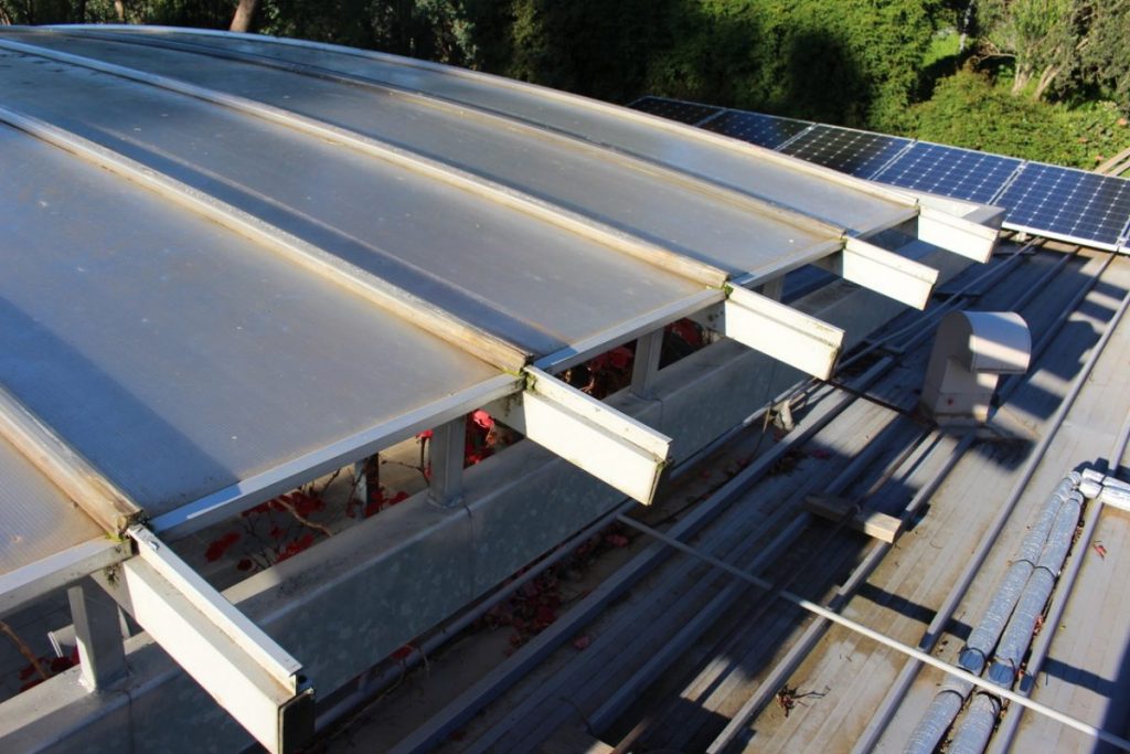 Curved Hail Damaged Multiwall Polycarbonate Roofing Replaced | Before | Warrandyte | Melbourne | Roofrite